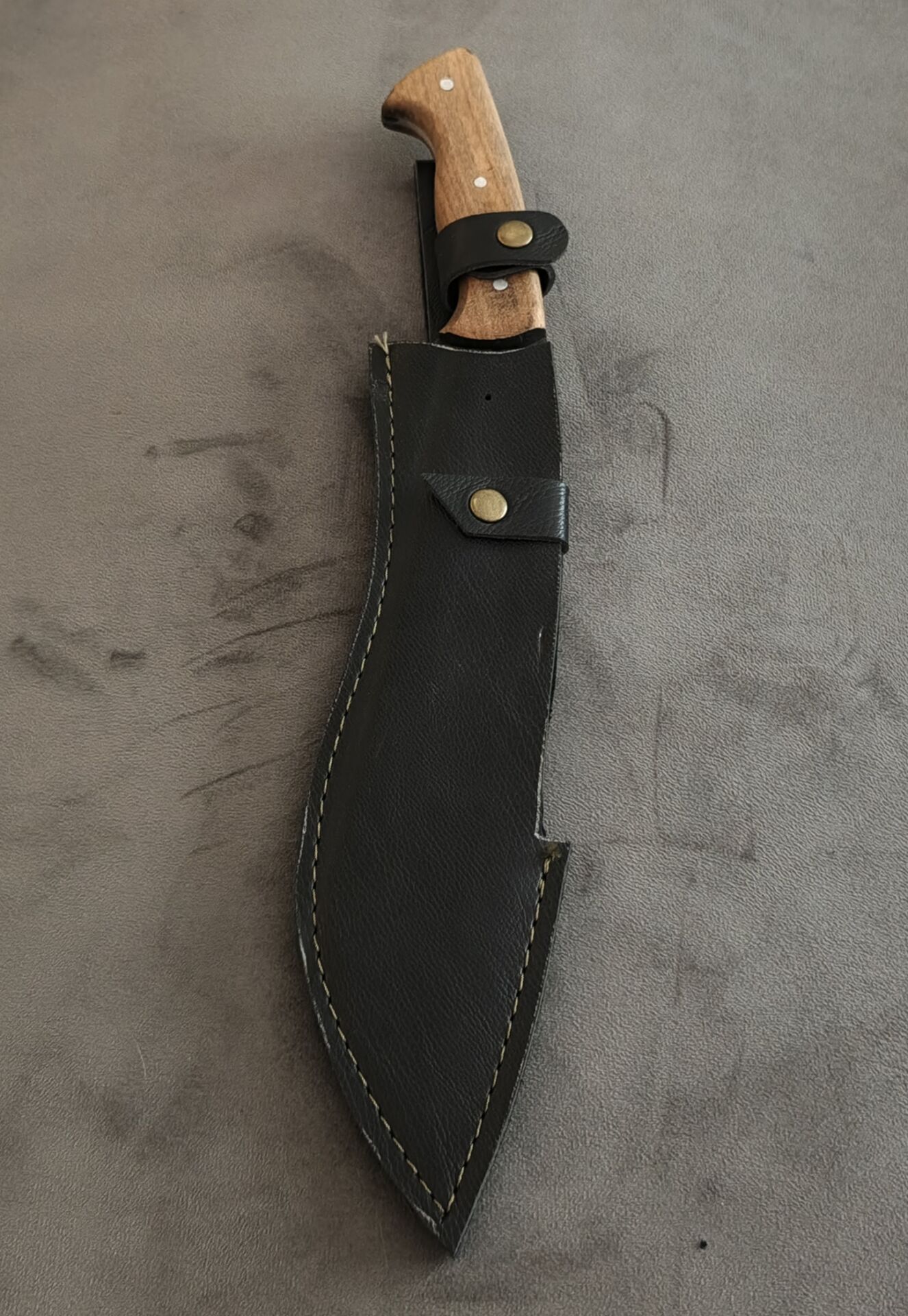 Dövme celik 40cm agac kabza kılıflı pala