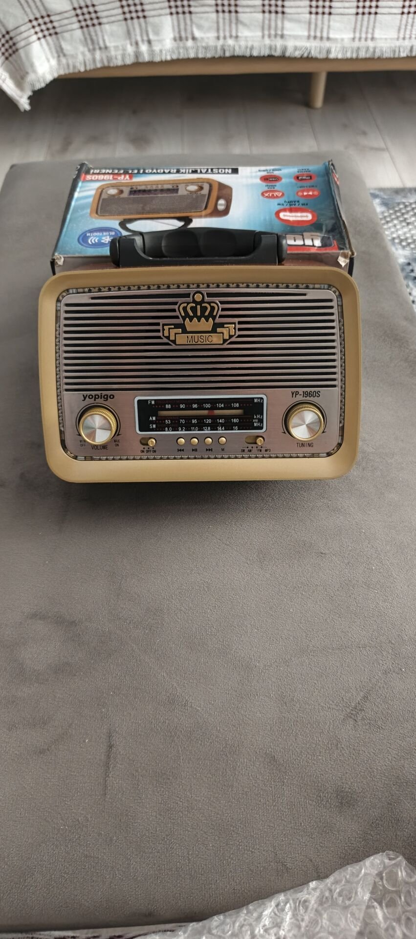 Nostajik Cok güzel  kamp ve piknik radyosu usb giriş cıkıs pilli şarjlı
