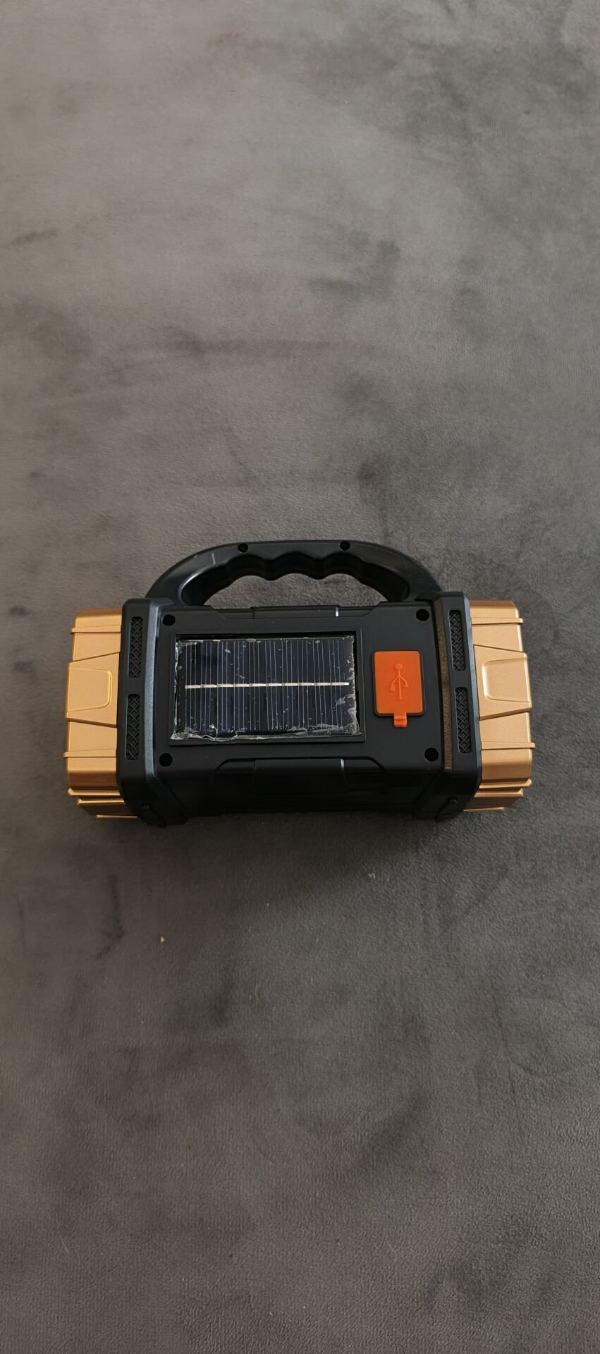 Cok fonksiyonlu gece lambası şarjlı güneş enerjili powerbenk özelliği bulunur
