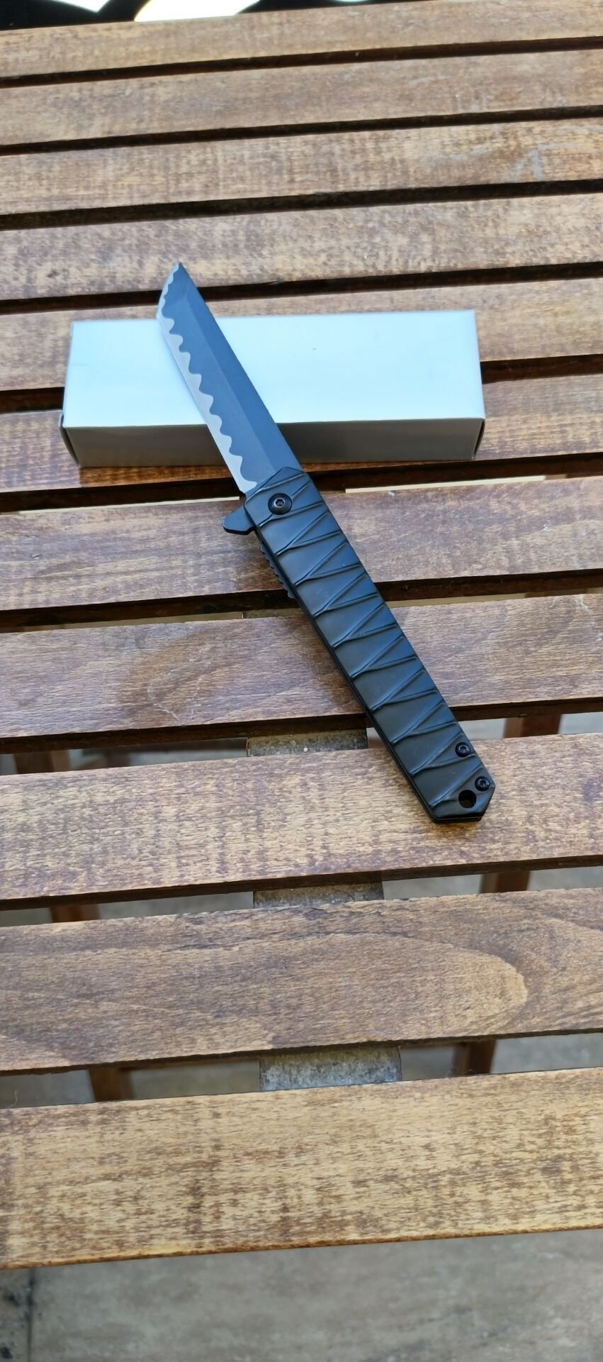 Tanto kesim yari otomatik metal kasa siyah cakı