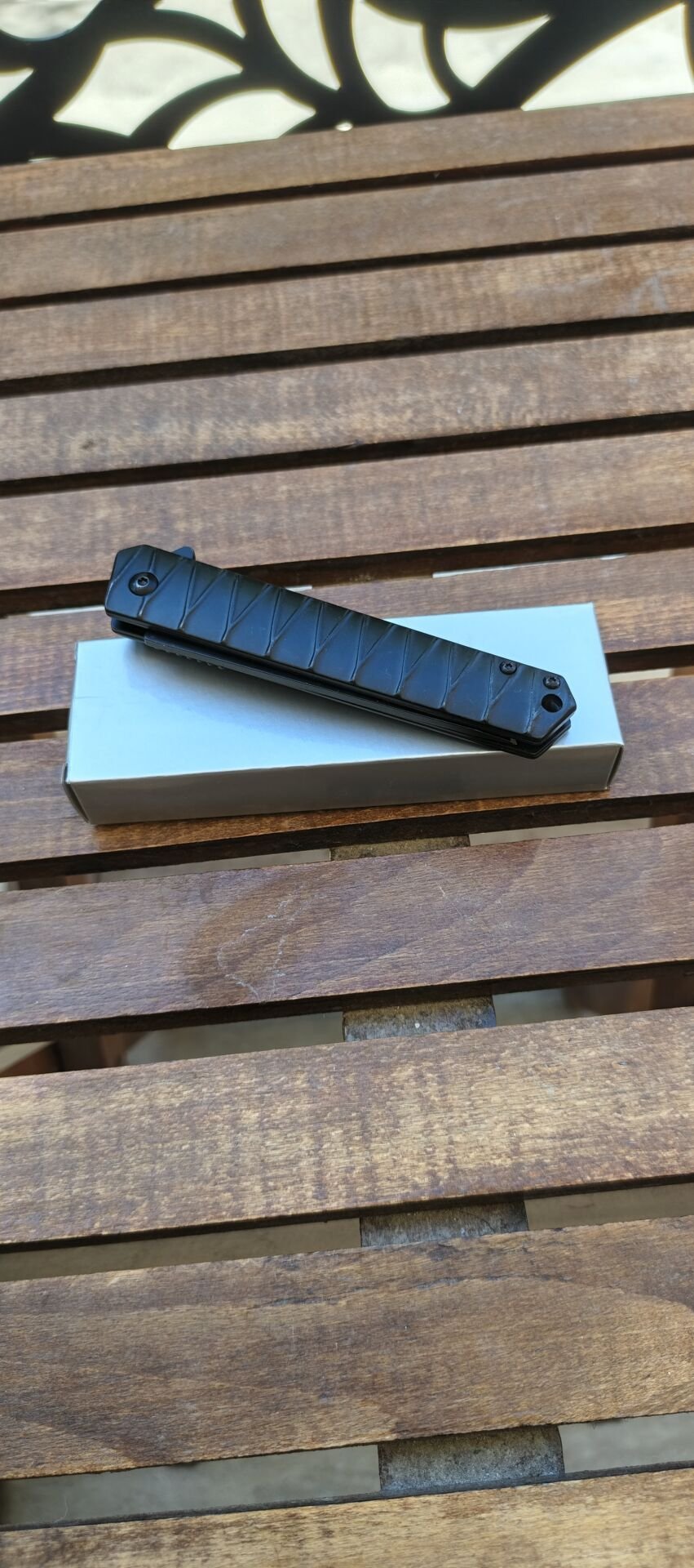 Tanto kesim yari otomatik metal kasa siyah cakı
