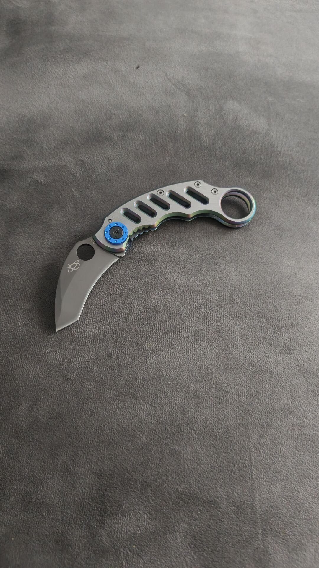 Carambit Titanyum kaplama orta boy güzel bir ürün