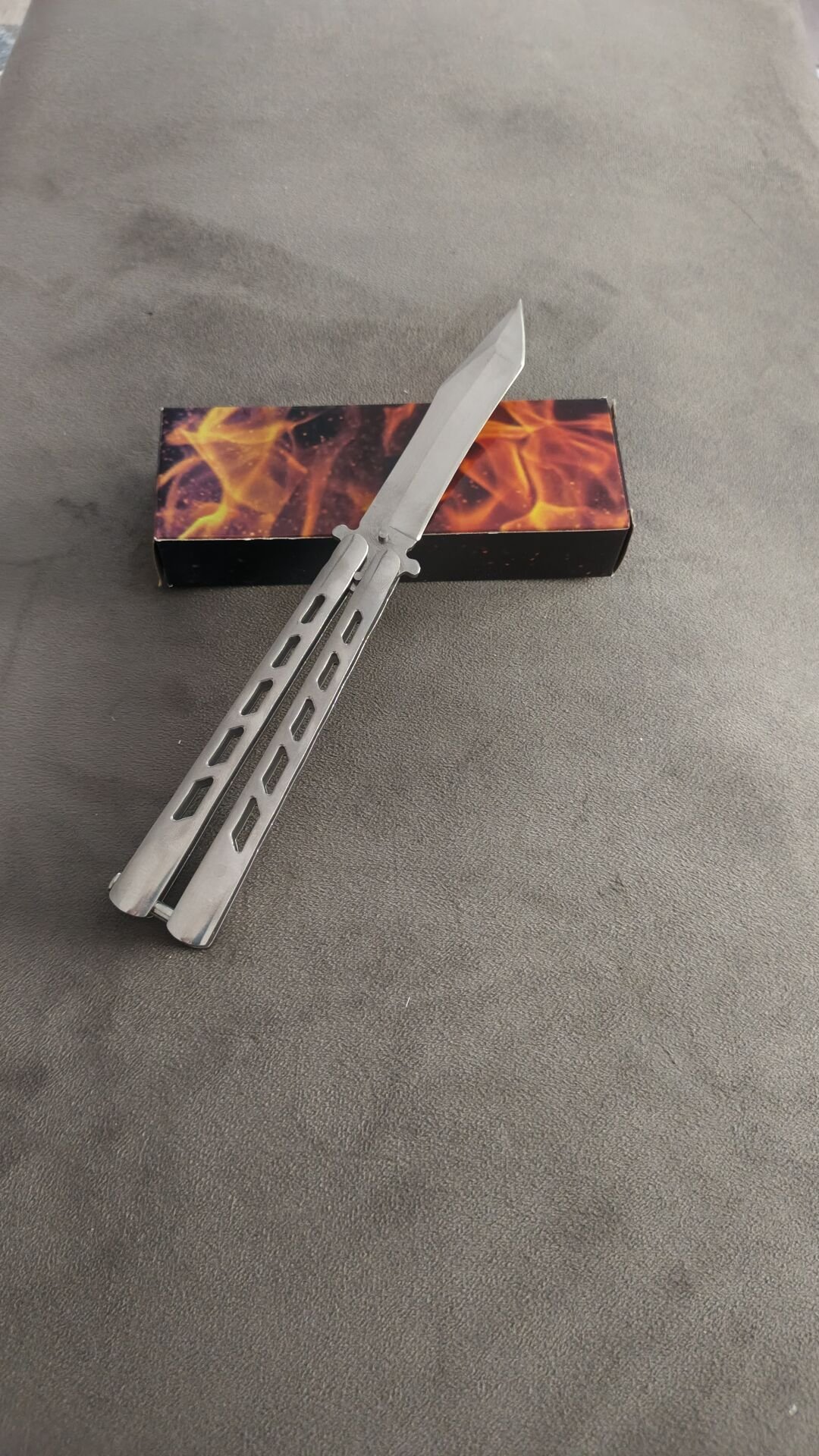 Tanto kesim celik kasa kelebek