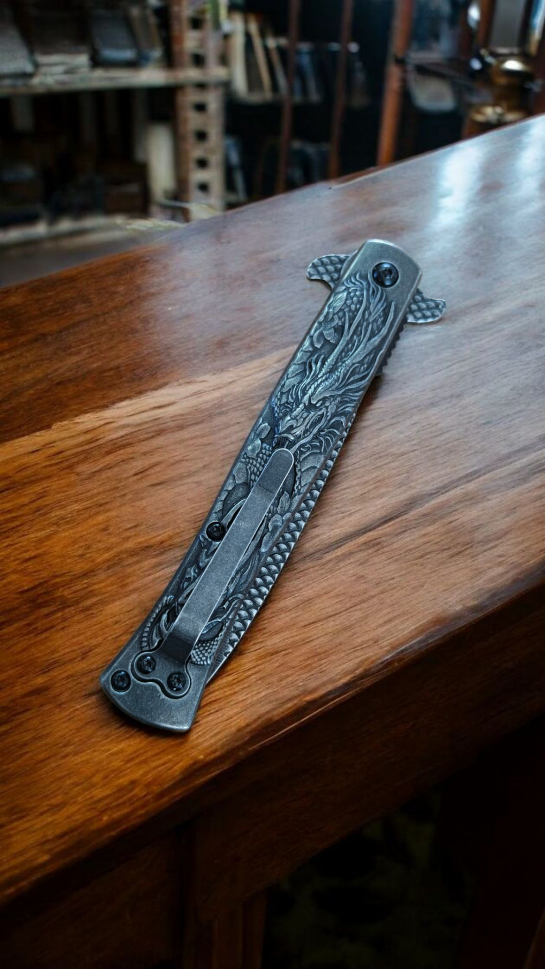 Ejder kabartma desenli yarı otomatik kemer klipsli celik kasa cakı